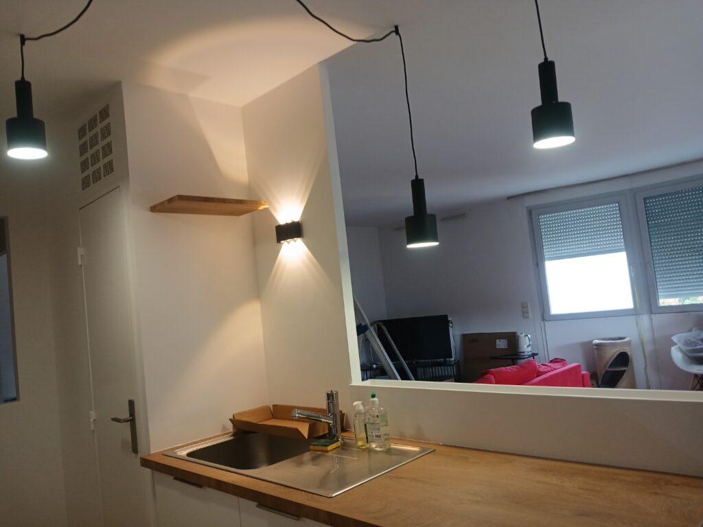 éclairage sur-mesure dans une cuisine à Mâcon